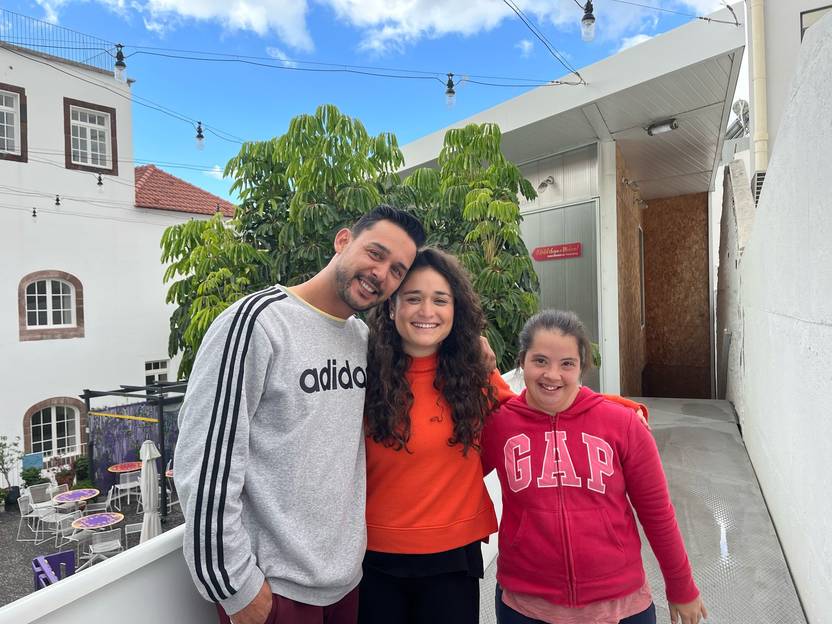 Geomara Sanchez acompanhada pelo Telmo Ferreira e Joana Caetano